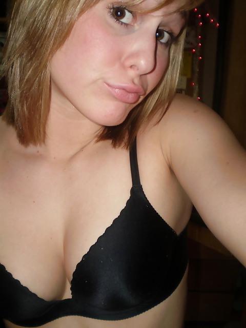 20P Pretty Amateur Teen Anna