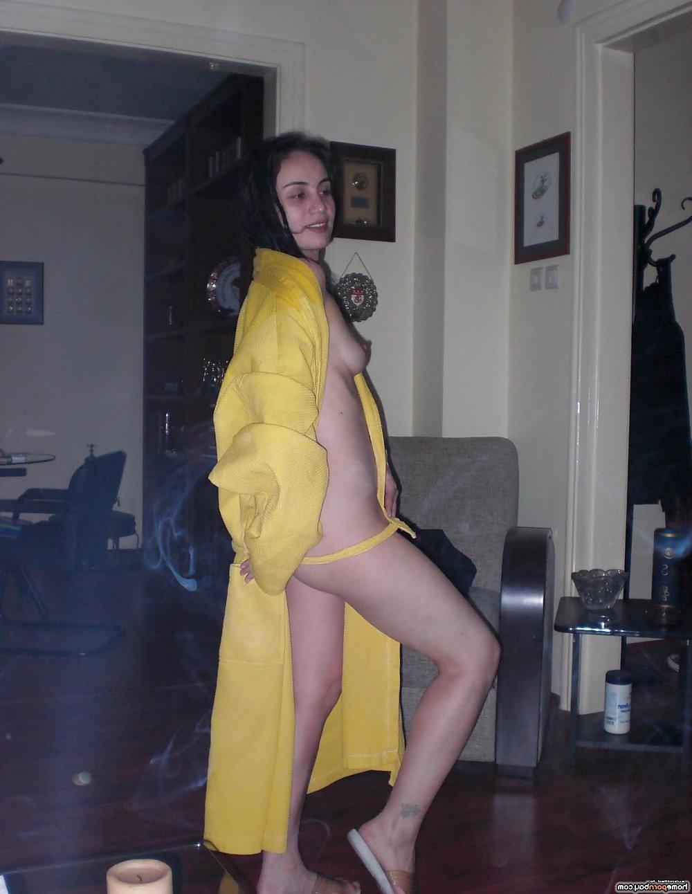 12P Amateur teen gf after shower