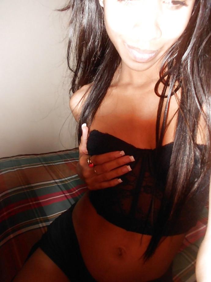 25P Hot Ebony Teen Selfies