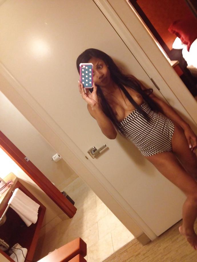 25P Hot Ebony Teen Selfies