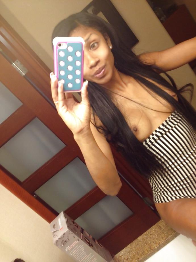 25P Hot Ebony Teen Selfies