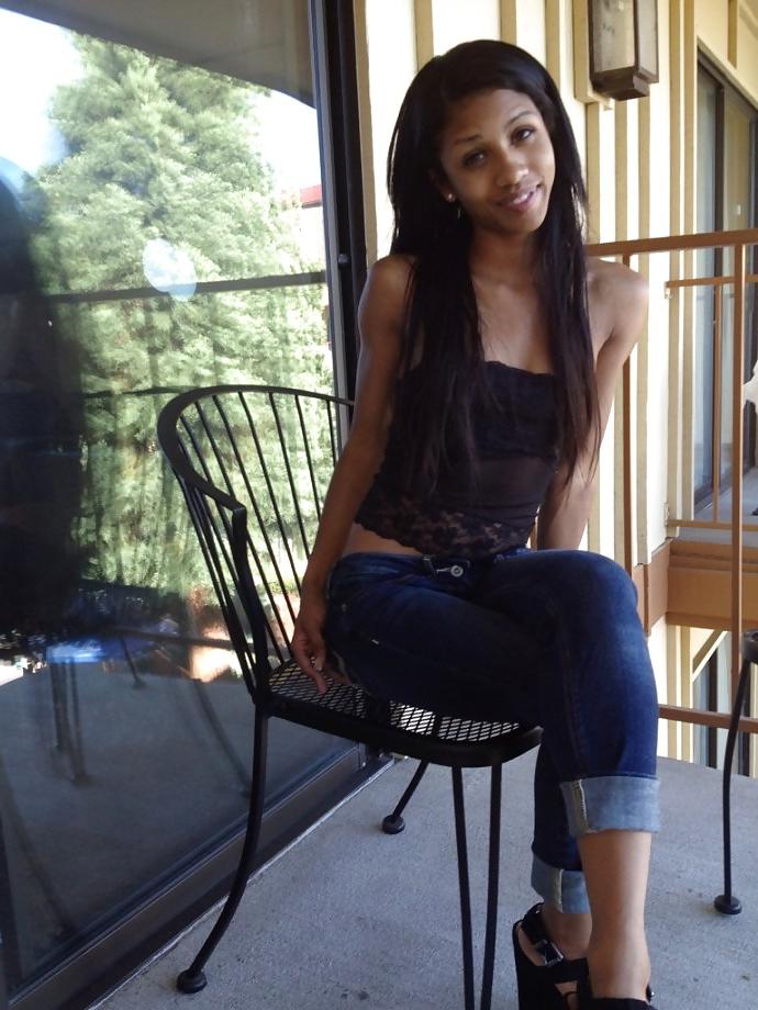 25P Hot Ebony Teen Selfies