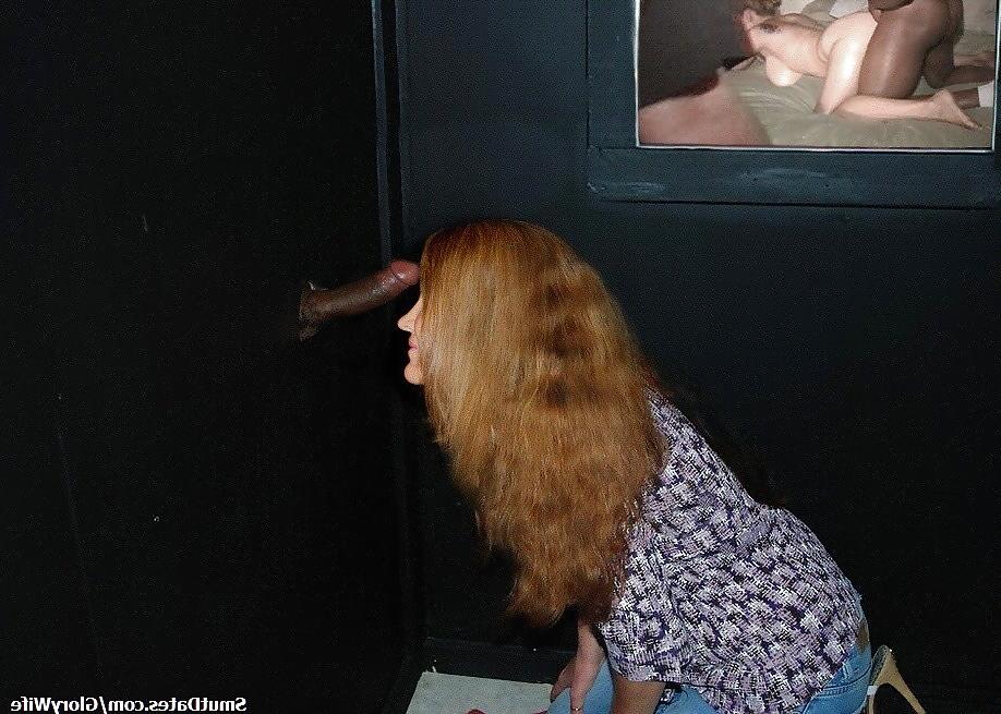 22P Glory Hole Milfs