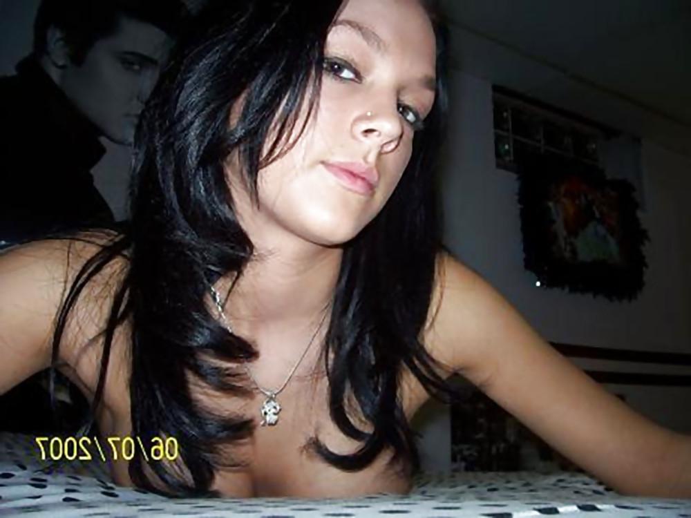 25P Pretty Amateur Teen Amanda