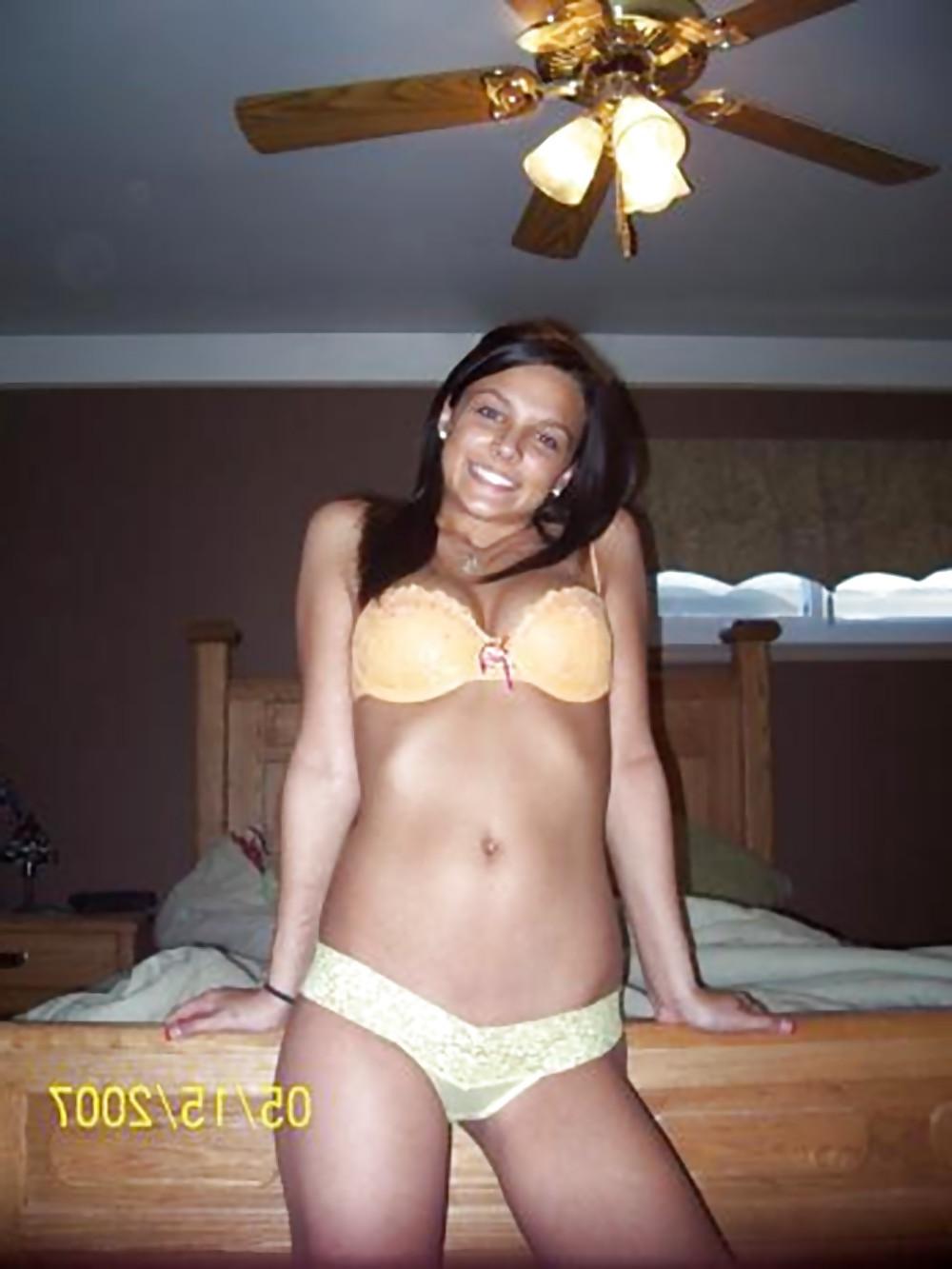 25P Pretty Amateur Teen Amanda