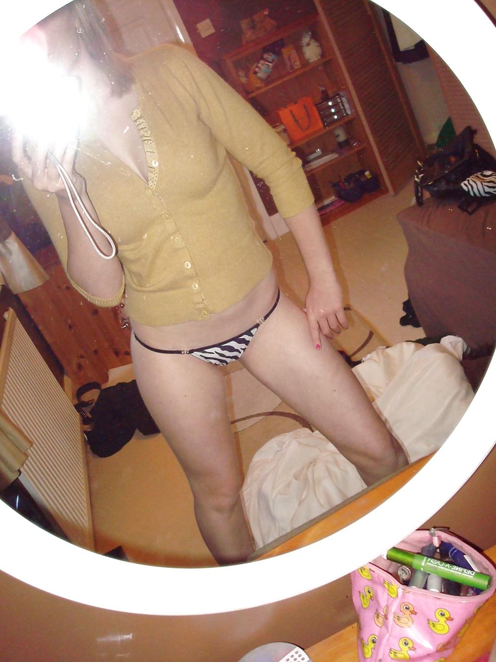 25P Amateur Teen Selfshots