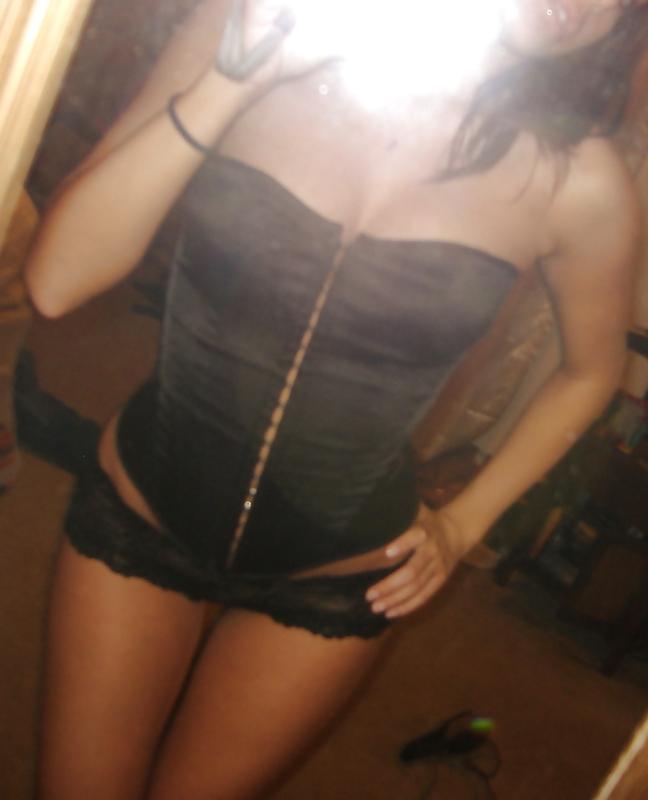 25P Pretty Amateur Teen Pam