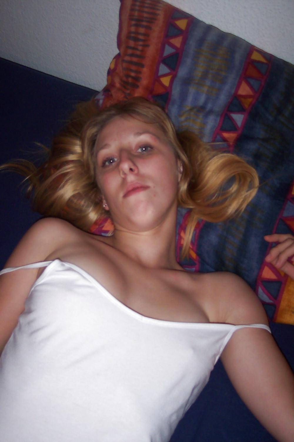 24P Pretty Amateur Teen Kora