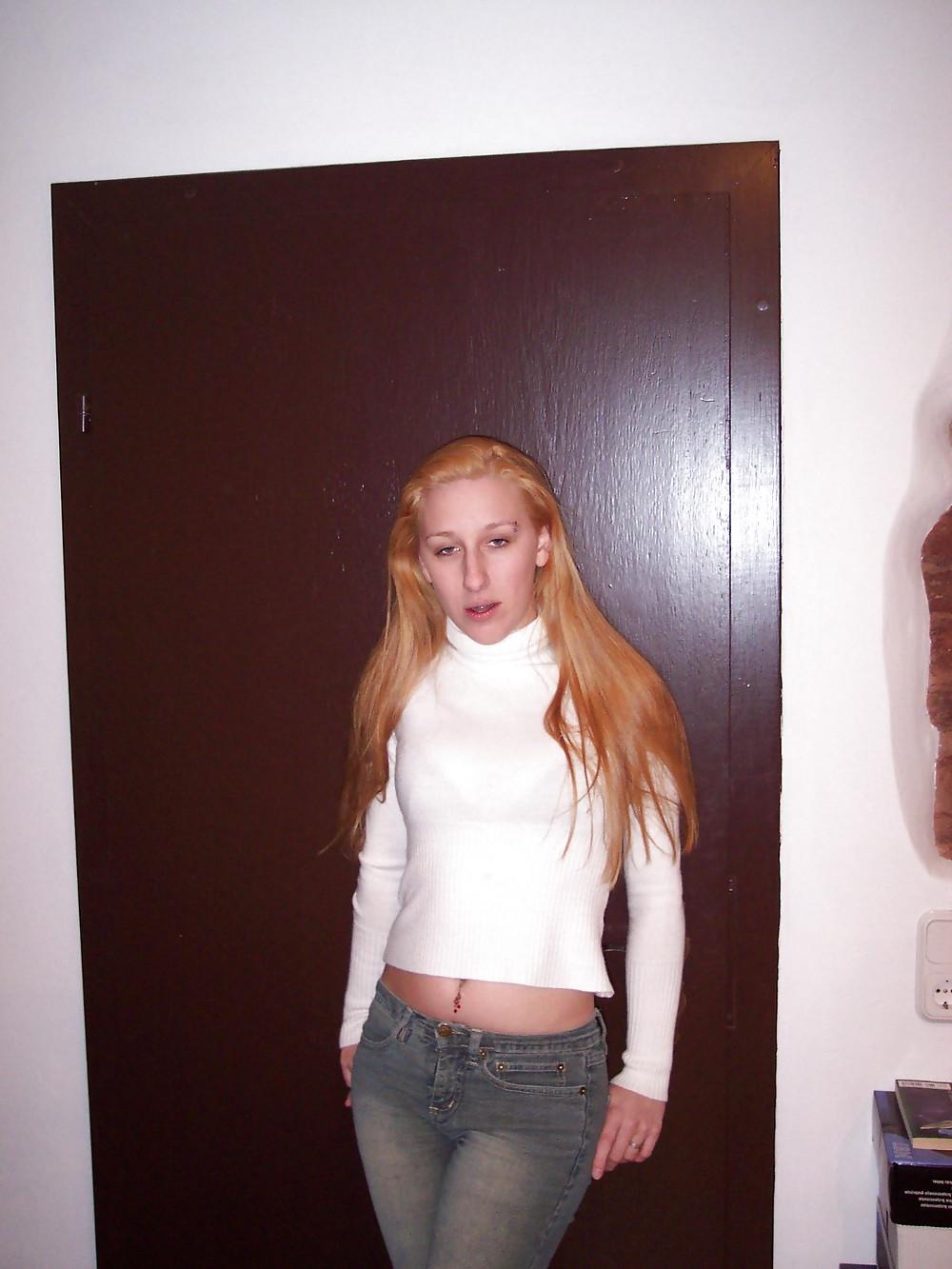 24P Pretty Amateur Teen Kora