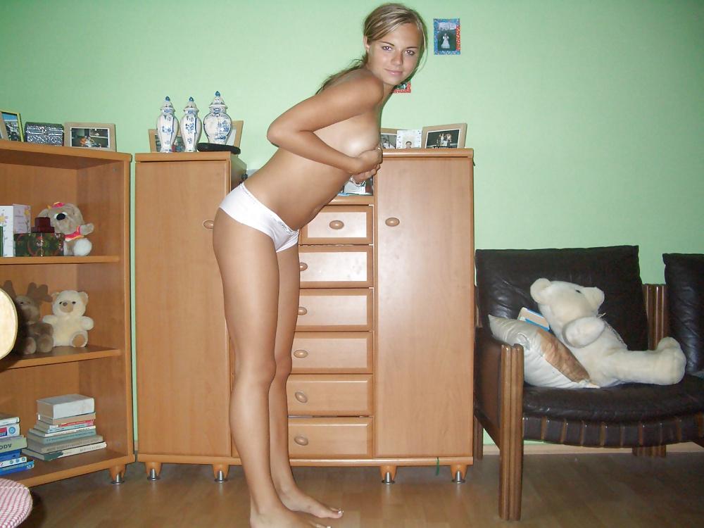 23P Pretty Amateur Teen Suzzie