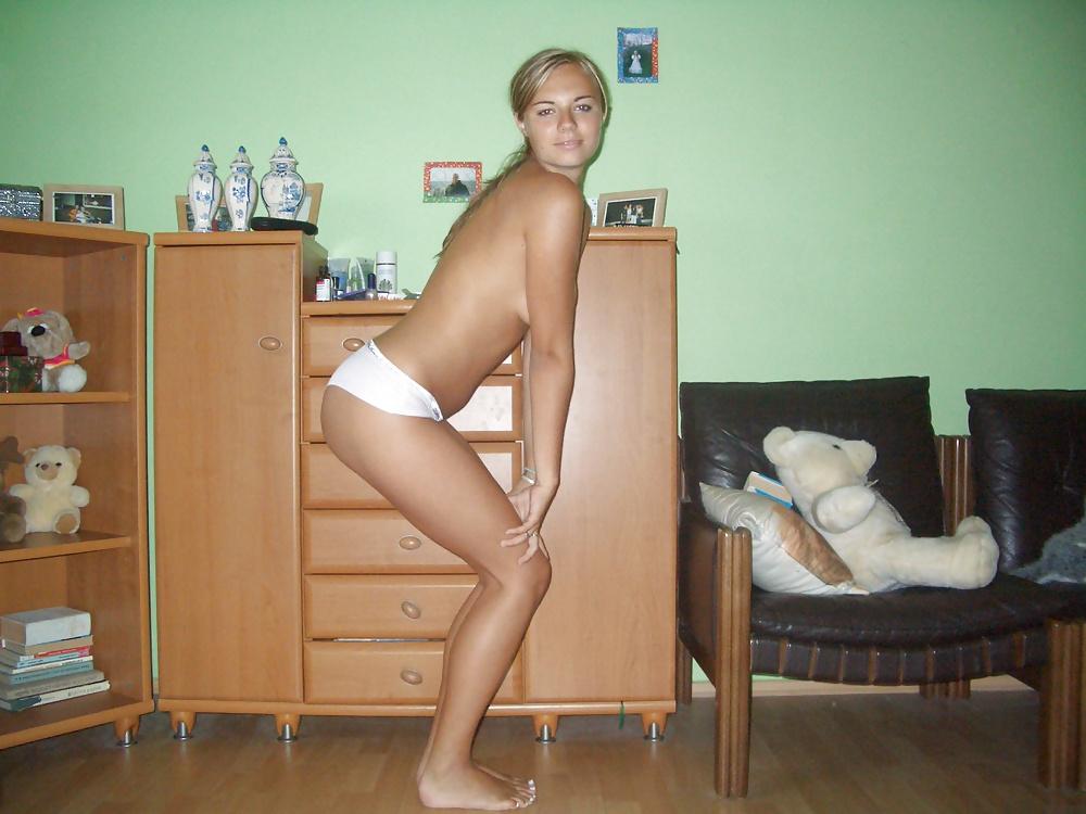 23P Pretty Amateur Teen Suzzie