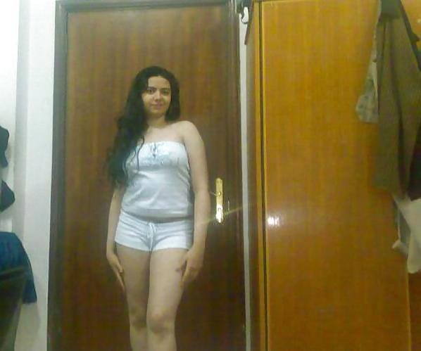 25P ARAB AMATEUR TEEN
