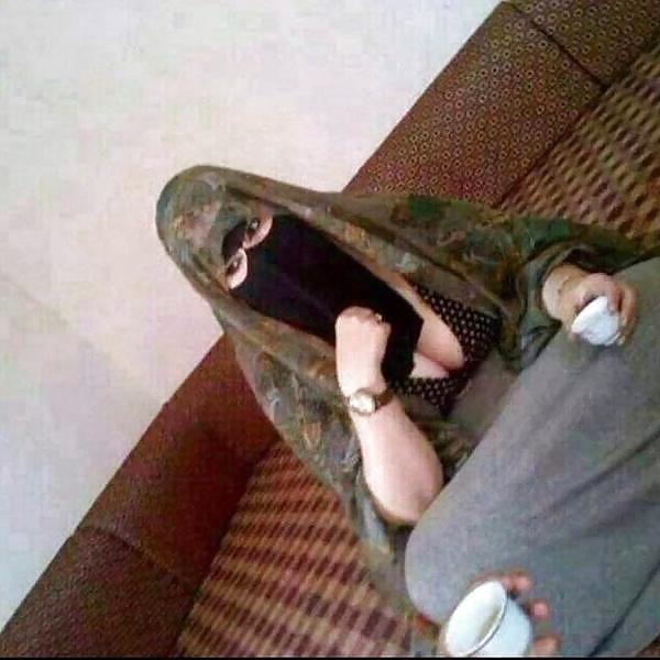 25P ARAB AMATEUR TEEN
