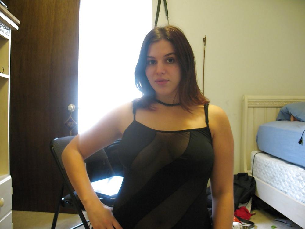 25P Pretty Amateur Teen Carole 2