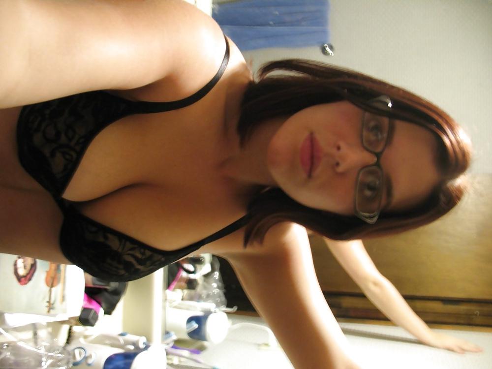 25P Pretty Amateur Teen Carole 2