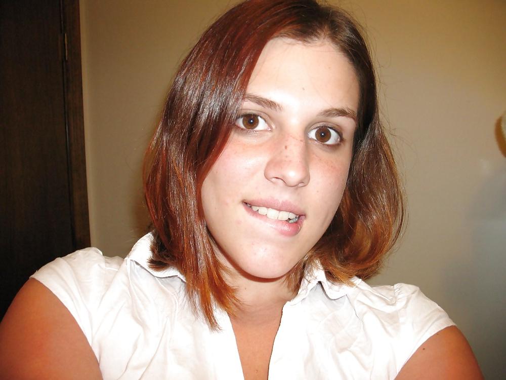 25P Pretty Amateur Teen Carole 2