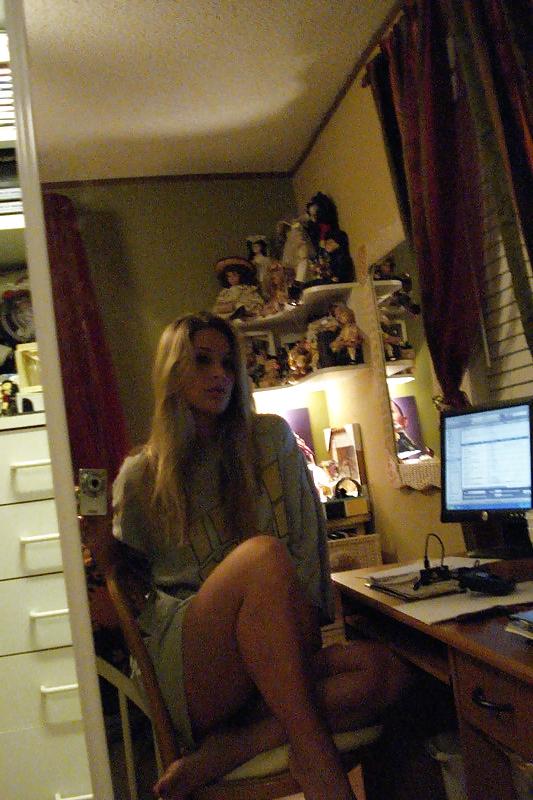 25P Pretty Amateur Teen Jenna