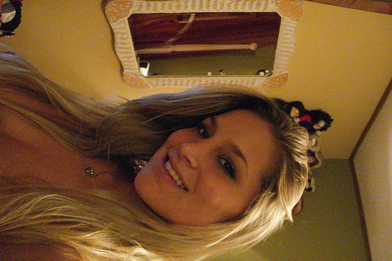 25P Pretty Amateur Teen Jenna