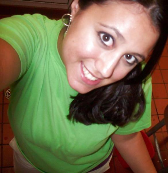 25P Pretty Amateur Teen Nadia