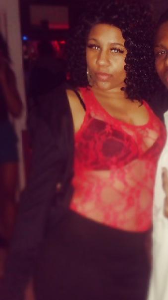 5P Sexy Ebony Milf