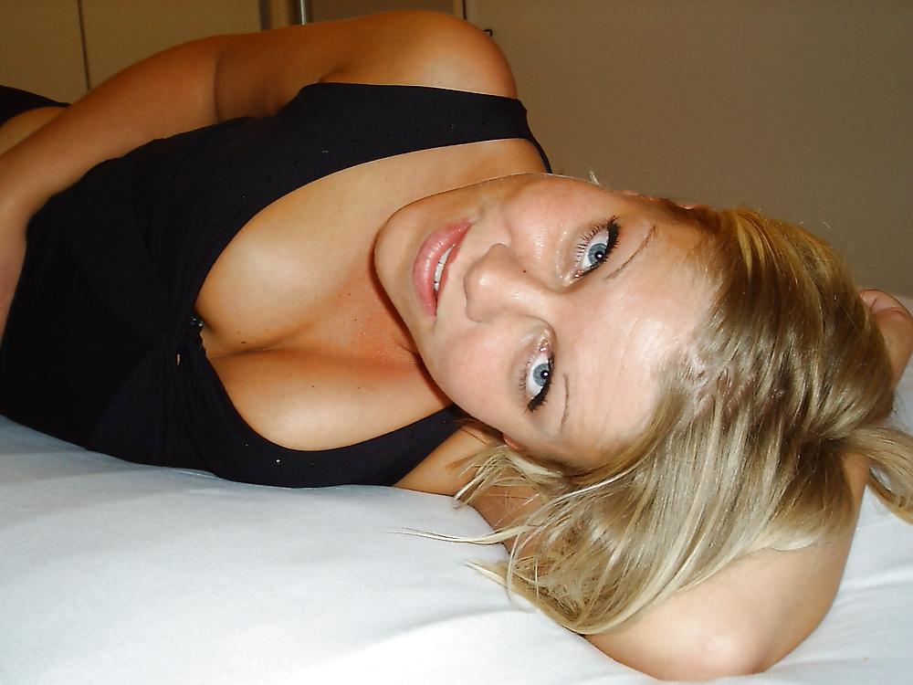 9P Pretty Amateur Teen Heidi