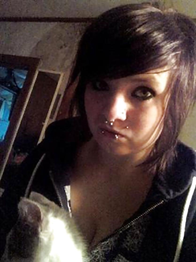 25P Pretty Amateur Teen Gabbi