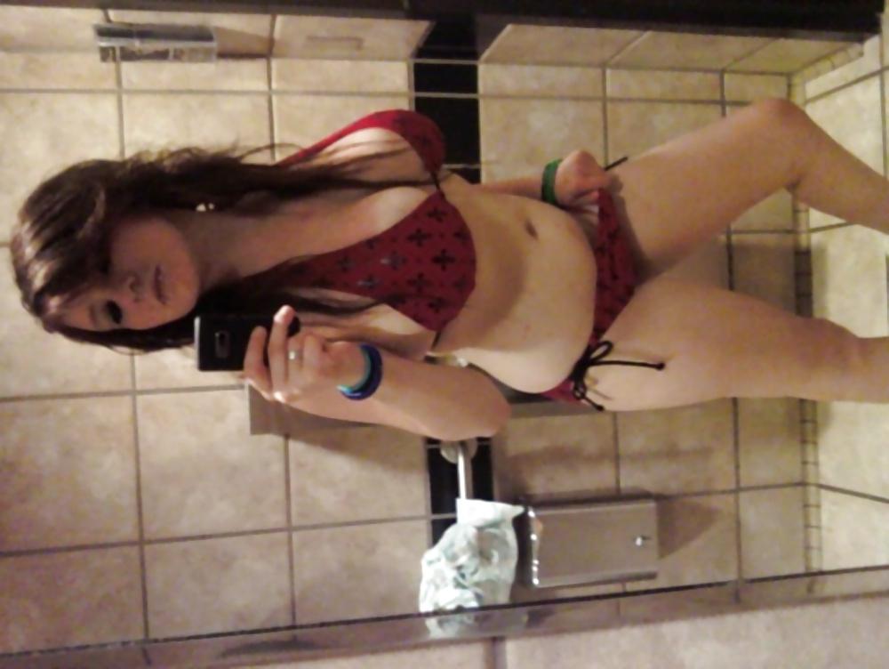 25P Pretty Amateur Teen Gabbi