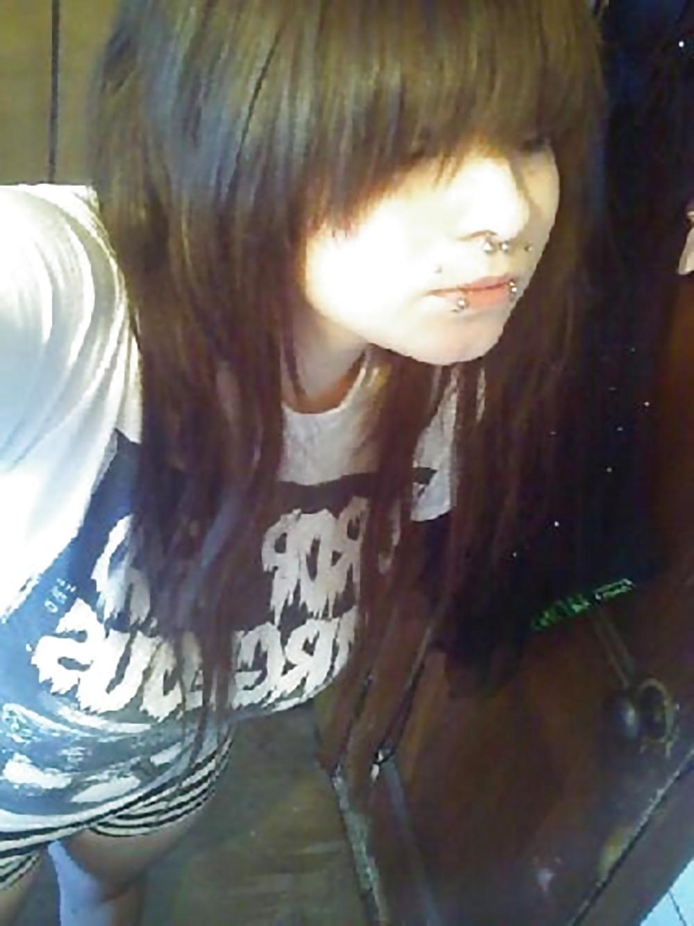 25P Pretty Amateur Teen Gabbi