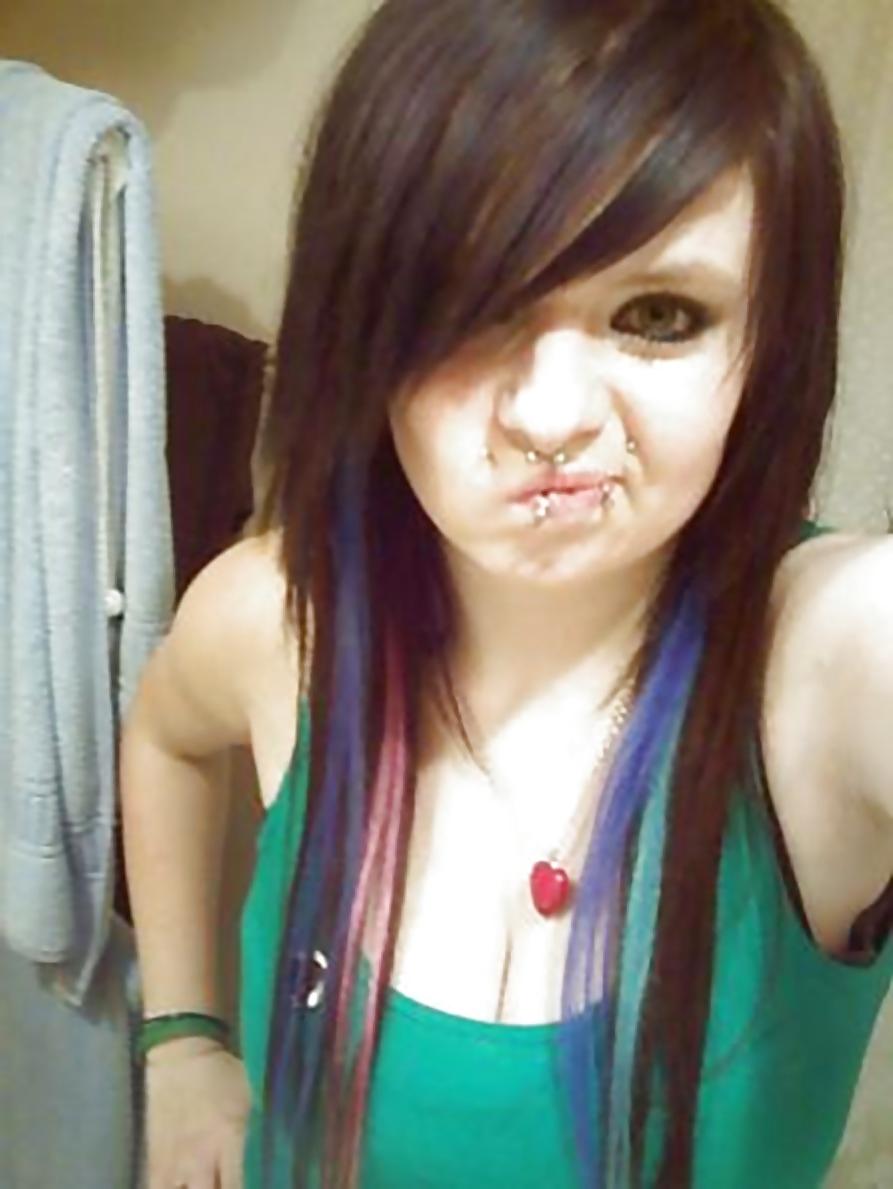 25P Pretty Amateur Teen Gabbi