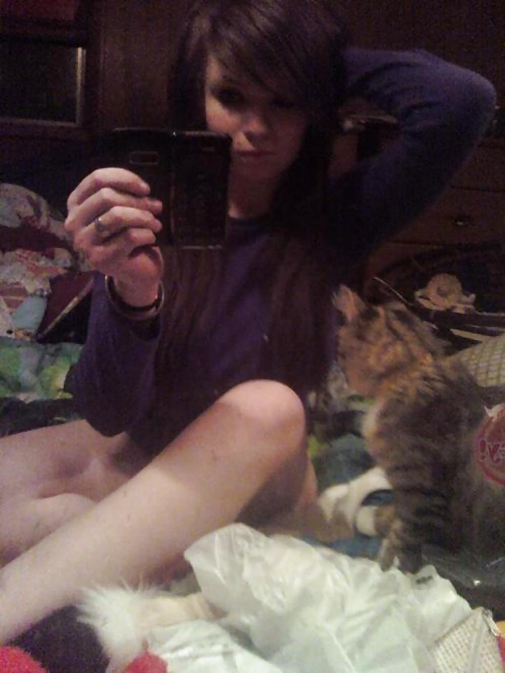 25P Pretty Amateur Teen Gabbi