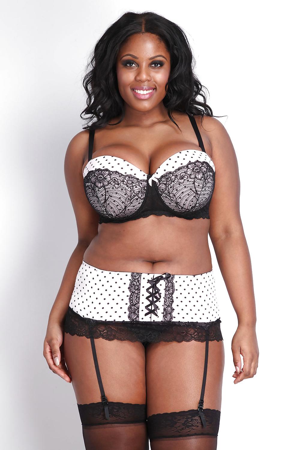 25P Ebony Women in Lingerie 10