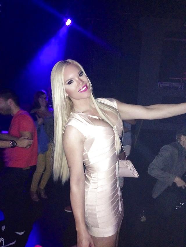 25P Amateur beautiful shemale
