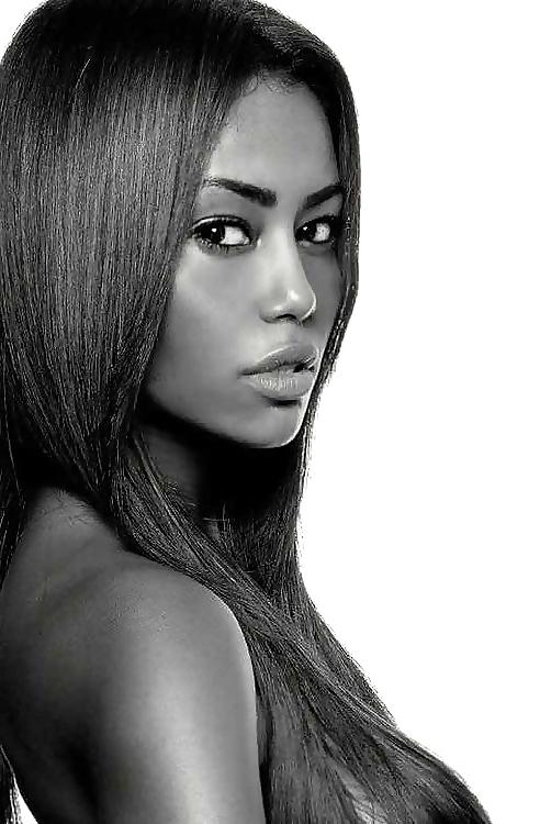 25P Amazing Ebony Babes (1)