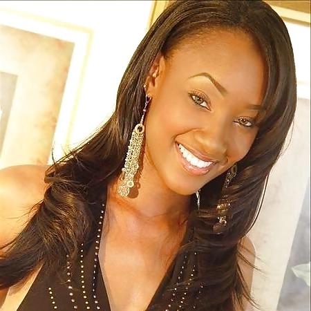 25P Amazing Ebony Babes (1)