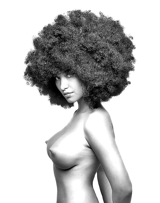 25P Amazing Ebony Babes (1)
