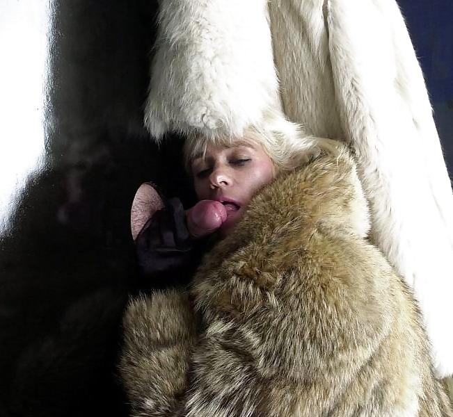 21P Glory Hole In Furs