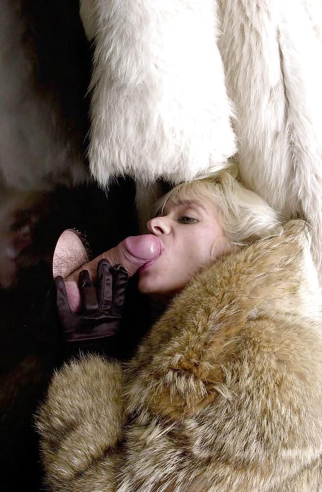 21P Glory Hole In Furs