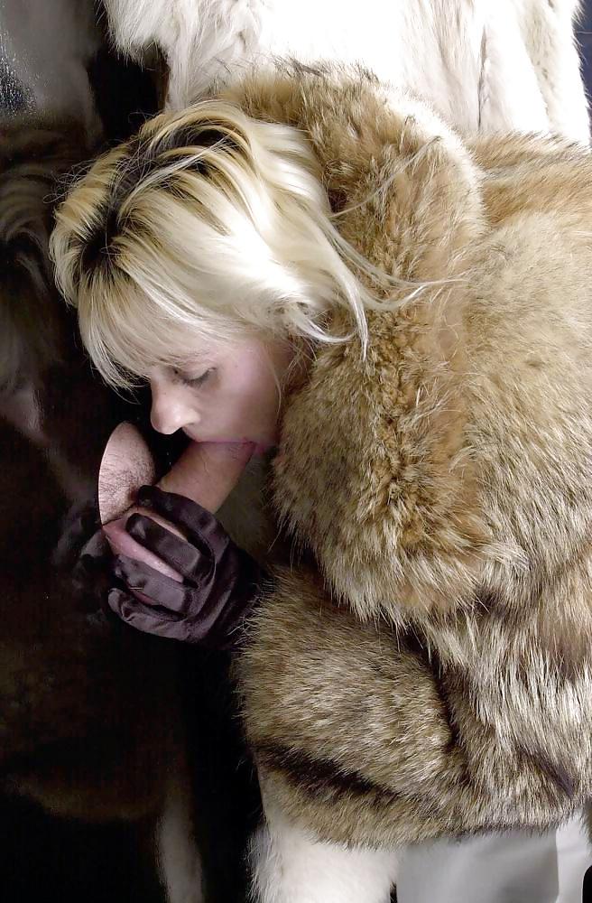 21P Glory Hole In Furs