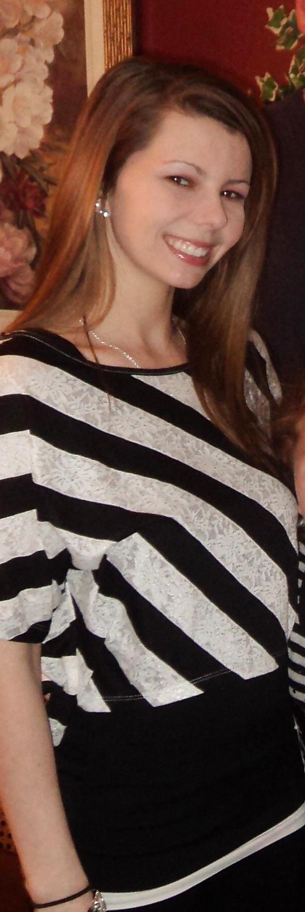 8P Exposed amateur teen