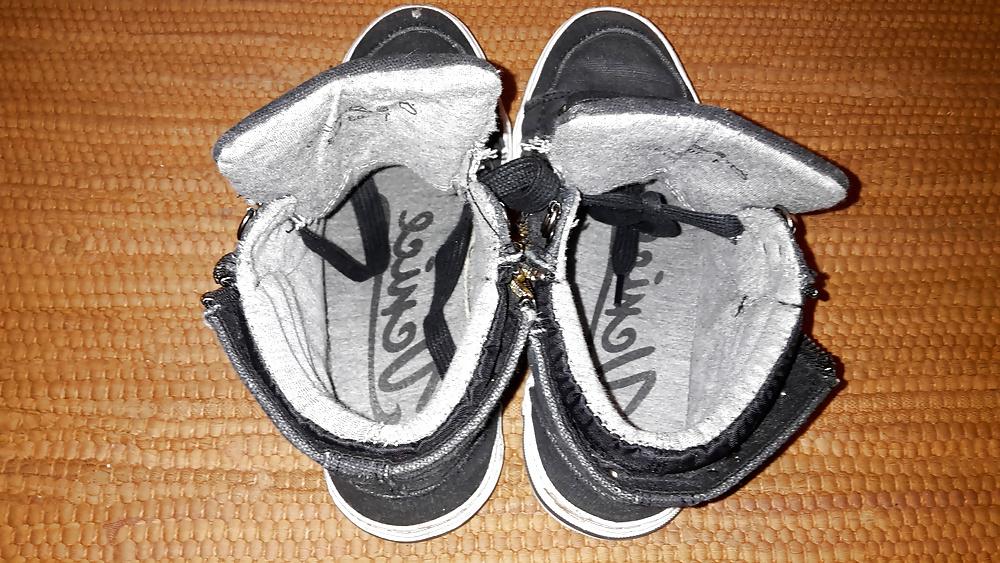 25P Ein paar Schuche der Freundin