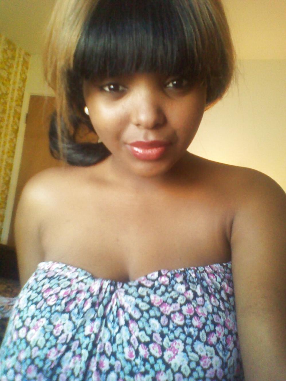 23P Hot Ebony Teen Selfies
