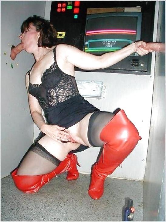 25P GLORY HOLE