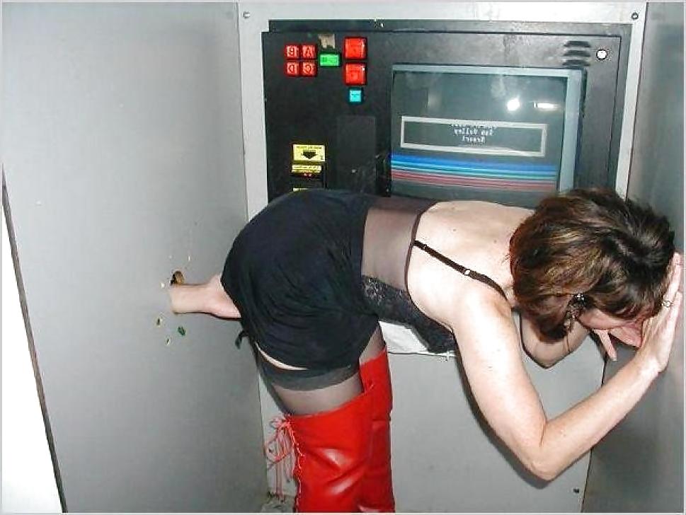 25P GLORY HOLE