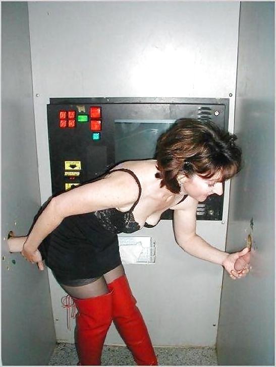25P GLORY HOLE