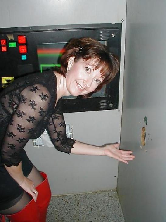 25P GLORY HOLE