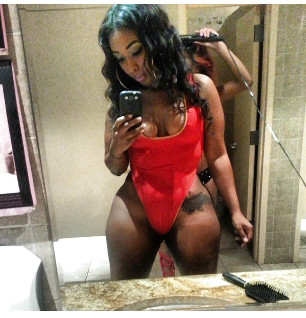 25P Ebony Ass