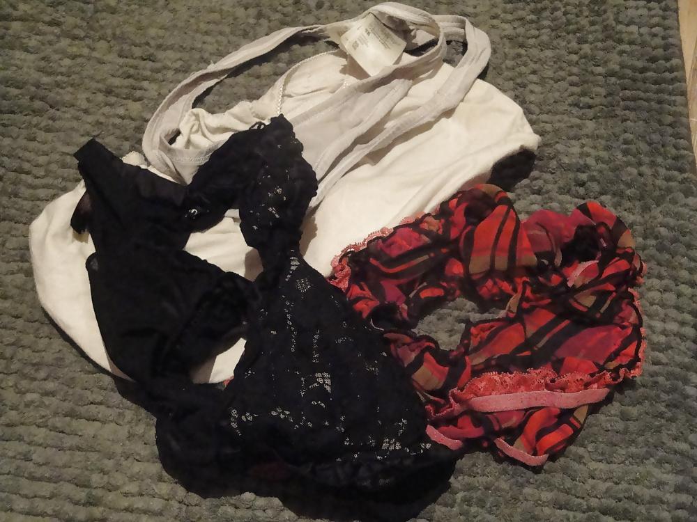 20P Friend's Dirty Panties
