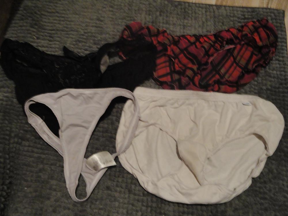 20P Friend's Dirty Panties