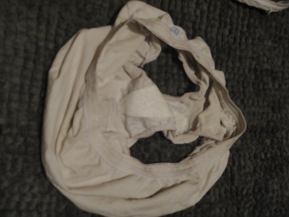 20P Friend's Dirty Panties