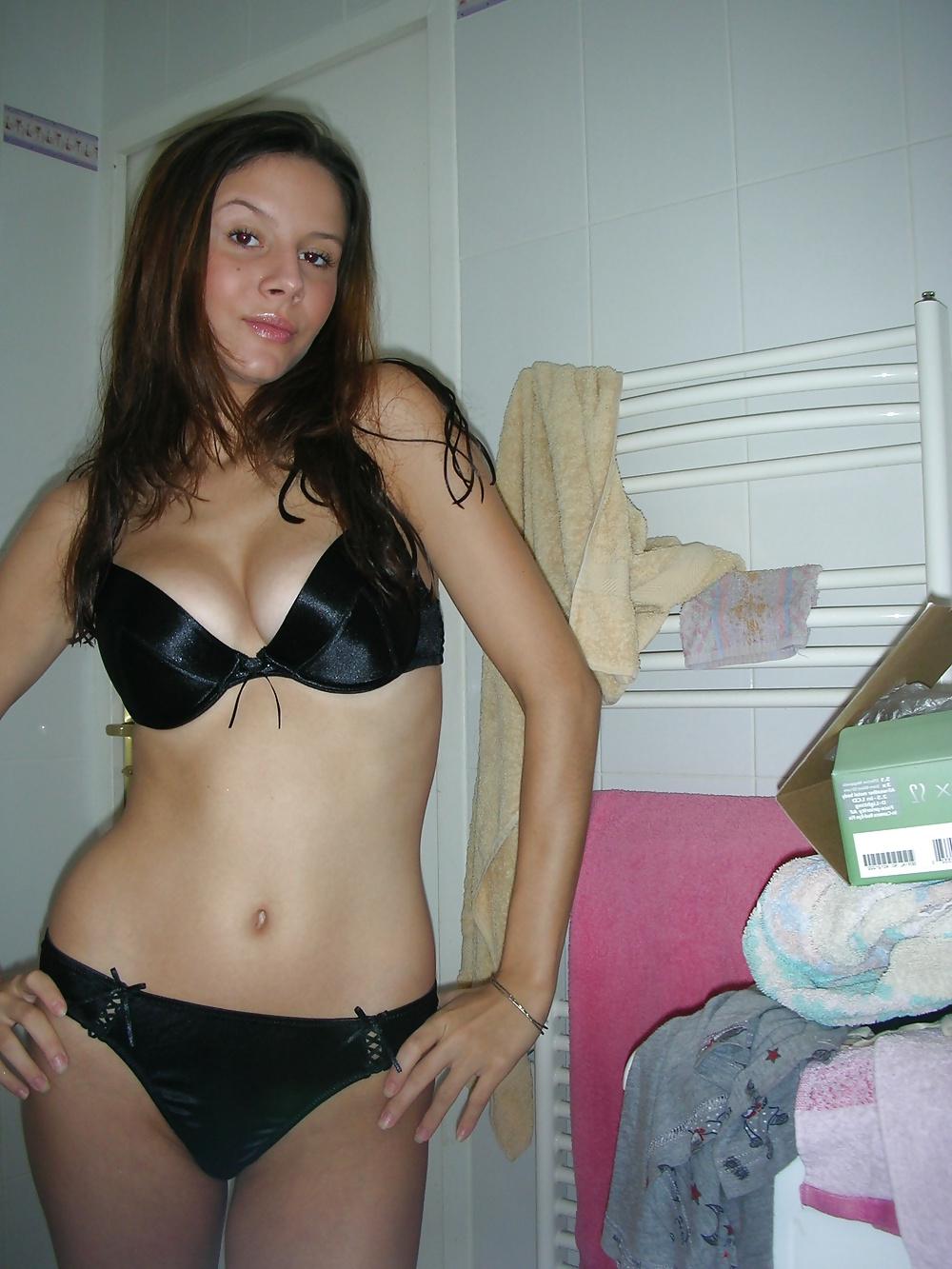 25P Amateur Teen Nude 